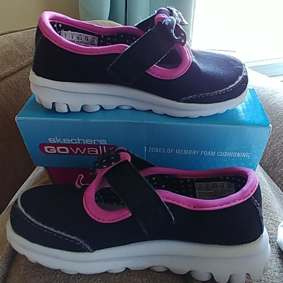 skechers mary jane go walk